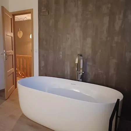 Chez Laure - 4 Personnes, Pres De *